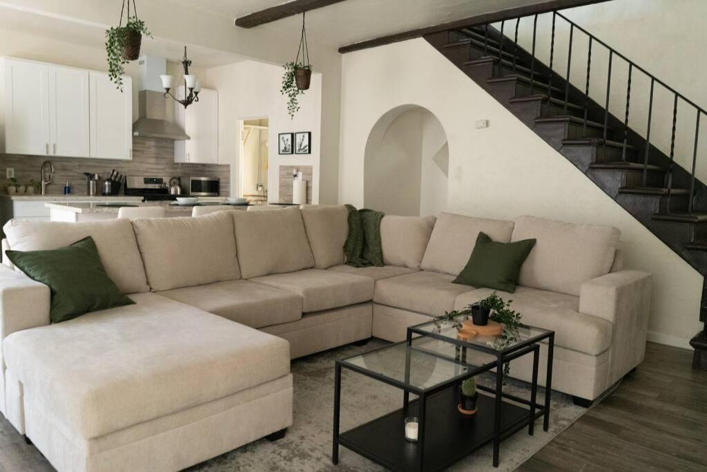 Spacious 2-Bedroom Unit In Hollywood Los Ángeles Exterior foto